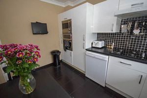 Kitchen / Breakfast Room- click for photo gallery
